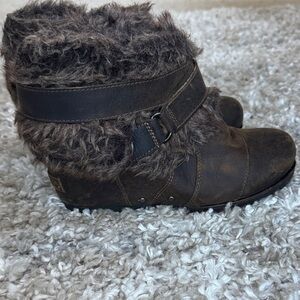 Sorel Brown Ankle Boots with Fur Trim